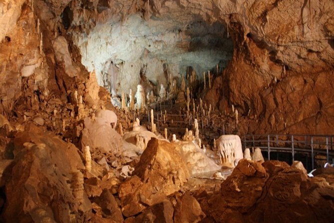 the-bears-cave-one-day-air-conditioned-car-tour-from-oradea