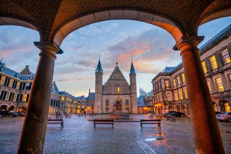 the-hague-insta-perfect-walk-with-a-local