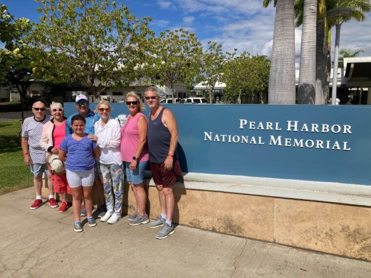 the-uss-arizona-historic-honolulu-private-limousine-tour