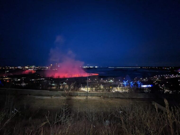 toronto-to-niagara-falls-evening-cruise-lights-tour