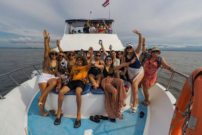 tortuga-island-cruise-from-puntarenas