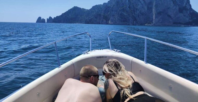 tour-capri-discover-the-island-of-vips-by-boat