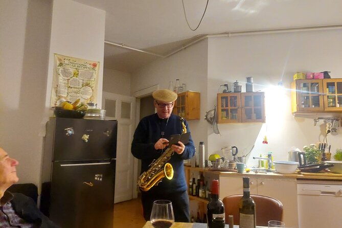 traditional-german-dinner-with-live-sax-performance-in-berlin