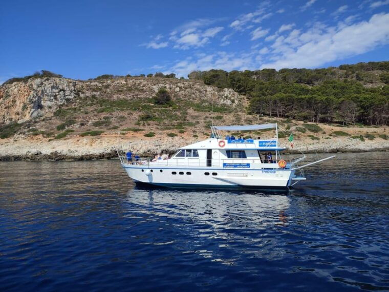 trapani-yacht-excursion-to-levanzo-and-favignana-with-lunch