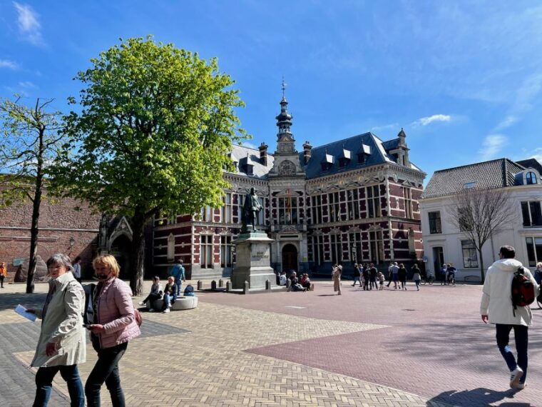 utrecht-highlights-and-secrets-with-a-walking-tour
