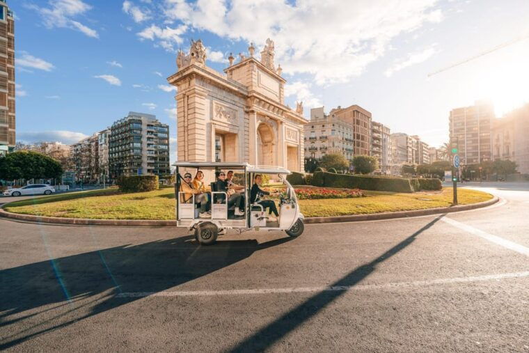 valencia-2-hour-city-highlights-guided-tuk-tuk-tour