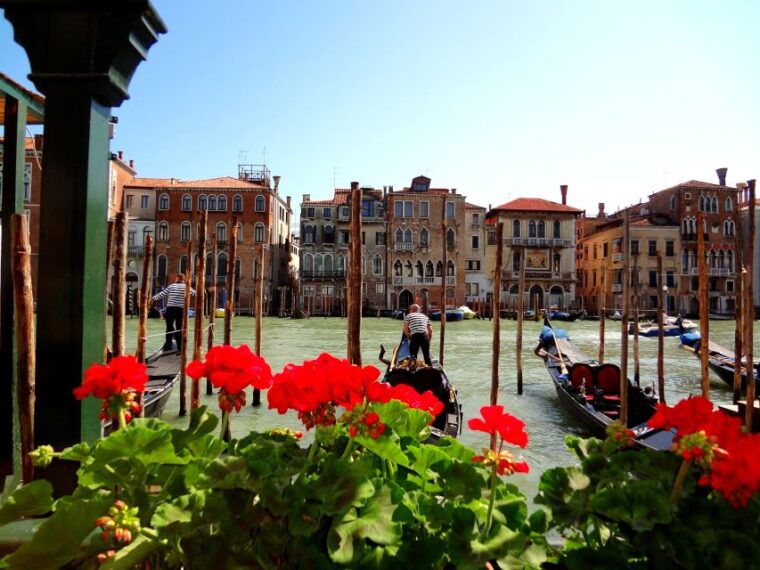 venice-basilica-and-doges-palace-tour-with-gondola-ride