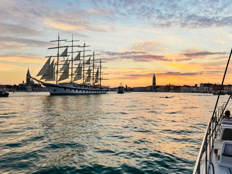 venice-catamaran-sunset-jazz-cruise-with-aperitivo