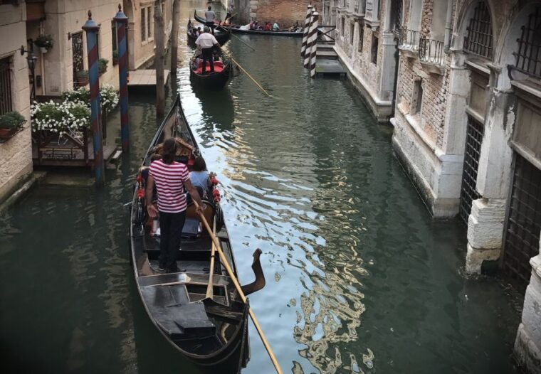 venice-gondola-ride-guided-tour-of-st-marks-basilica