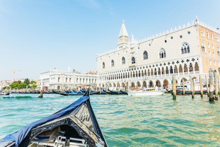 venice-private-gondola-ride-along-grand-canal