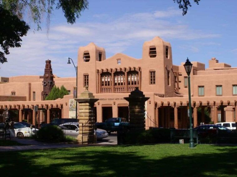 walking-tour-of-santa-fes-most-beautiful-and-historic-sites