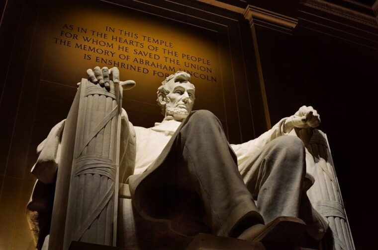 washington-dc-cherry-blossom-walking-tour