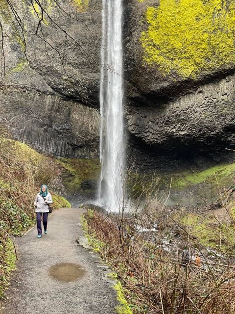 wonderful-waterfalls-and-columbia-river-gorge-tour