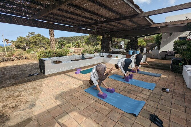 yoga-class-in-pantelleria-vinyasa-hatha-yin-and-mantras