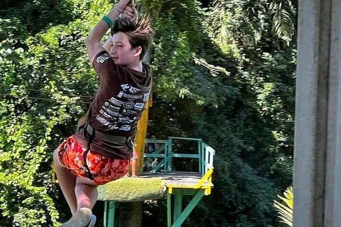 zipline-hiking-and-suspension-bridges-adventure-in-roatan