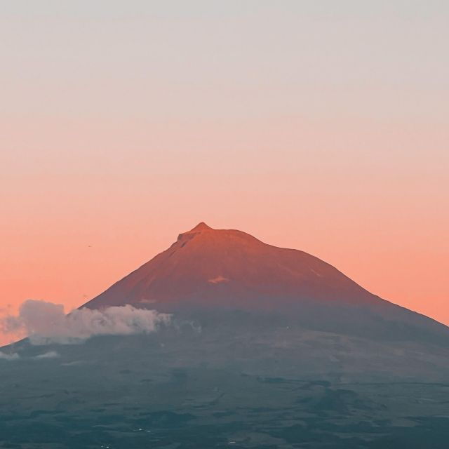 7-hour-hike-pico-mountain-and-piquinho-2351-meters