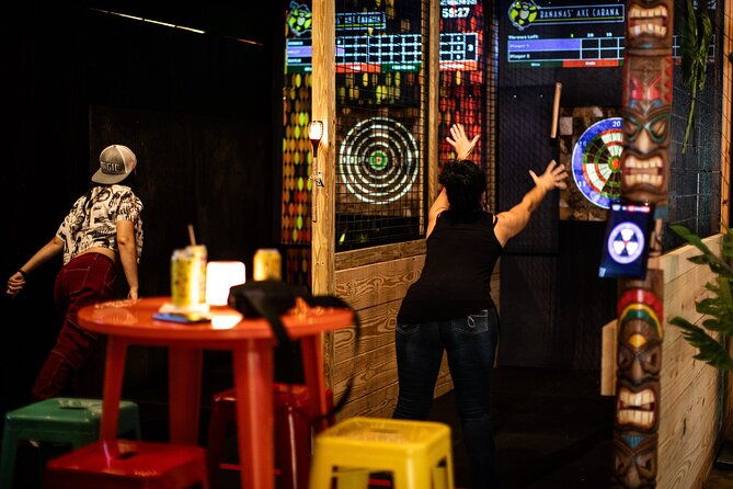 1-hour-axe-throwing-session
