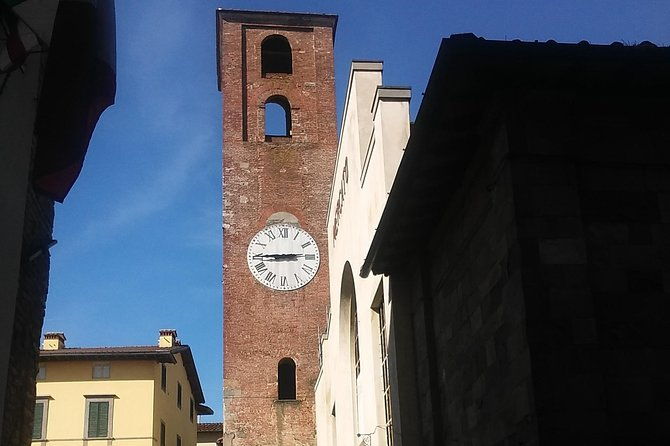 2-hours-relax-walking-tour-through-lucca