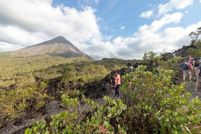 2-in-1-arenal-volcano-hike-la-fortuna-waterfall