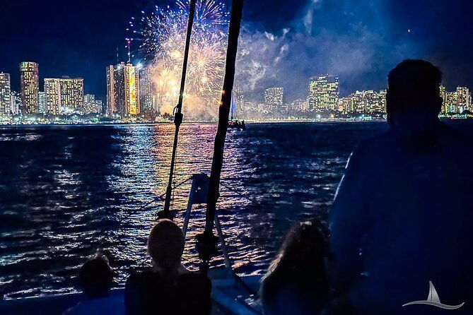3-hour-luxury-private-sailing-catamaran-for-7-12-people