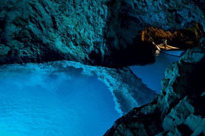 5-islands-private-boat-tourblue-cavehvarpakleni-islands