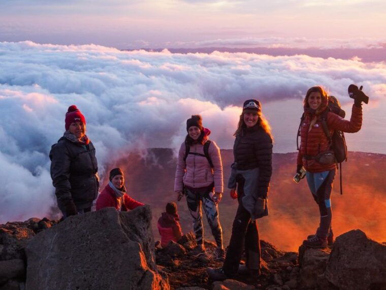 7-hour-hike-pico-mountain-and-piquinho-2351-meters