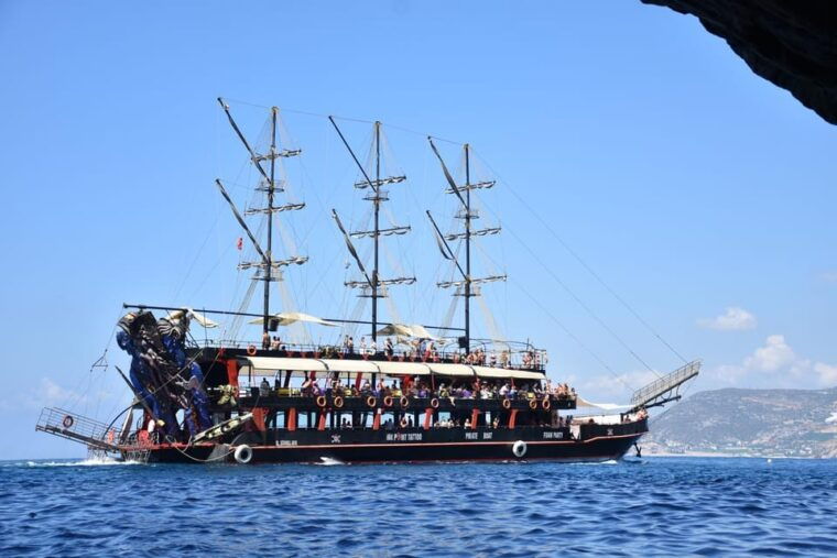 alanya-pirate-boat-trip-with-optional-pick-up-and-lunch