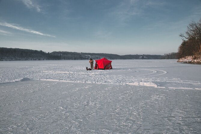 alaska-guided-luxury-ice-fishing-tour-small-group