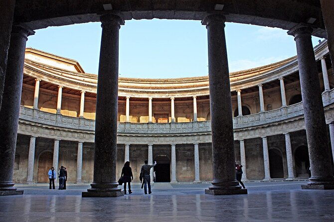 alhambra-tour-with-generalife-palace-and-gardens
