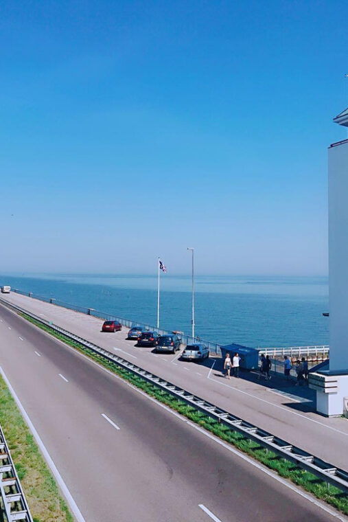 amsterdam-giethoorn-afsluitdijk-and-zaanse-schans-day-trip