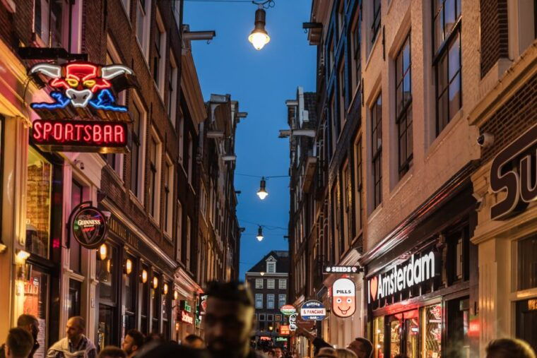 amsterdam-private-night-tour-of-speakeasies-and-bars
