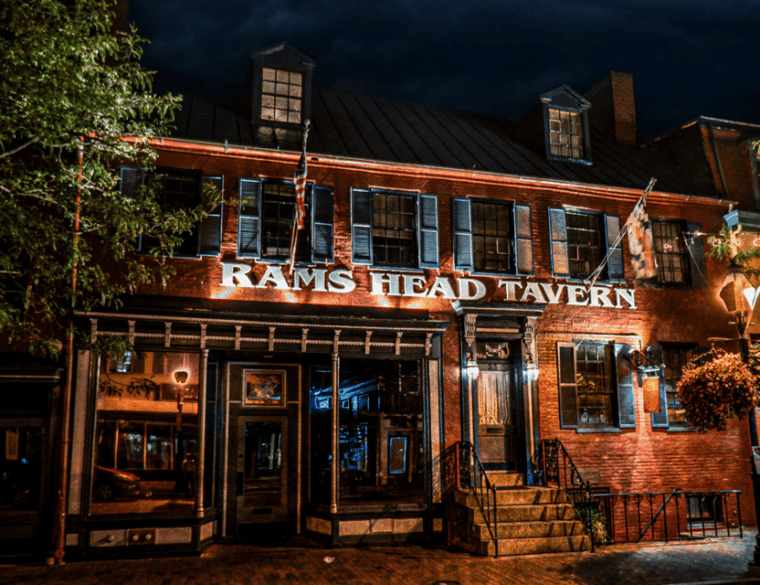 annapolis-ghosts-spirits-spirits-haunted-pub-crawl