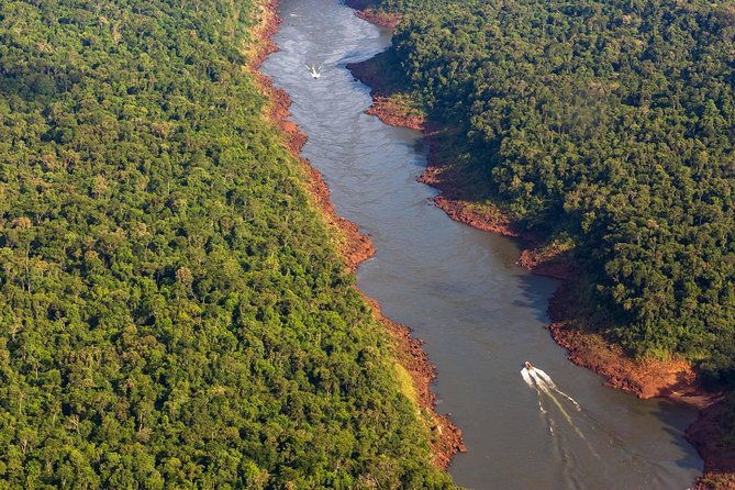 argentinian-side-of-the-falls-and-boat-tour-gran-aventura-all-tickets-included