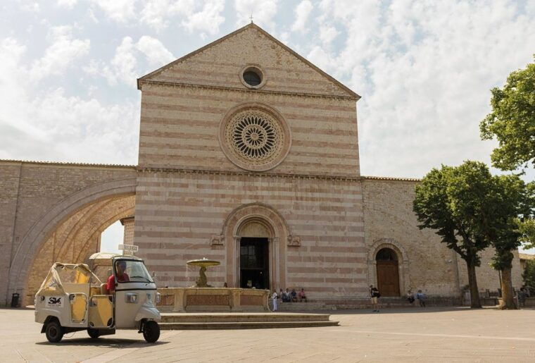 assisi-grand-tour-tuk-tuk-inglese-spagnolo