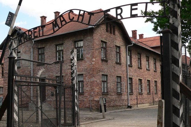 auschwitz-birkenau-tour-from-warszawa-with-private-driver