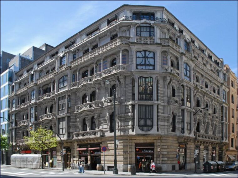bilbao-historical-and-architectural-walking-tour