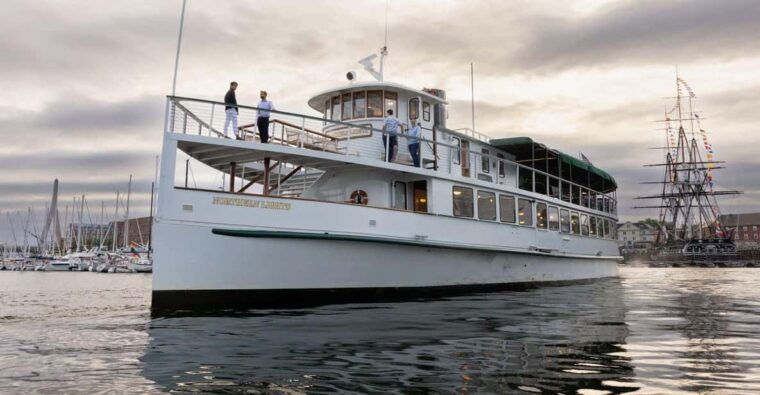 boston-harbor-winter-holiday-weekend-brunch-cruise