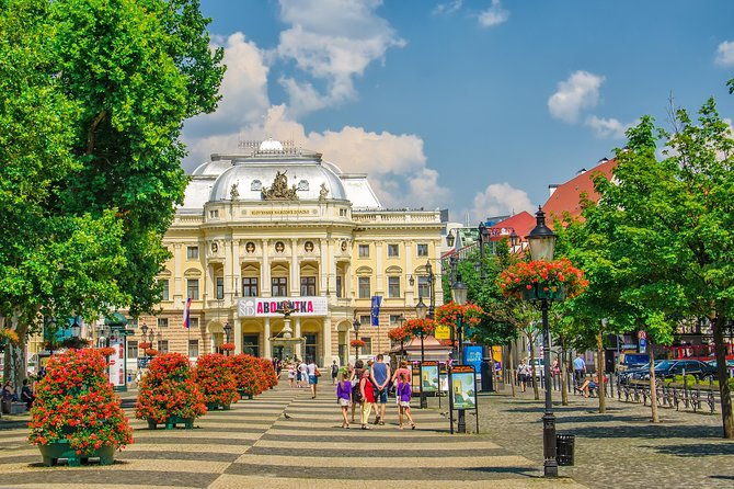 bratislava-from-vienna-by-bus-with-coffee-cake