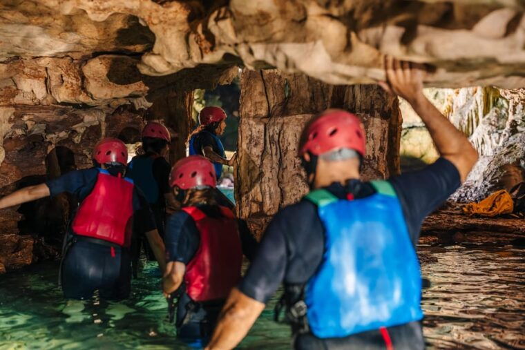 cala-varques-guided-sea-caves-kayak-snorkeling-expedition