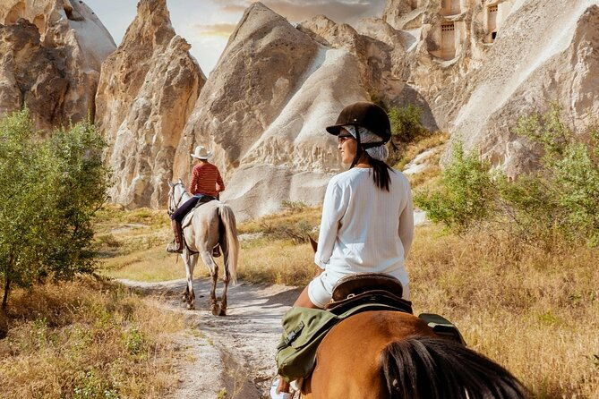 cappadocia-fairy-chimneys-horseback-riding-adventure