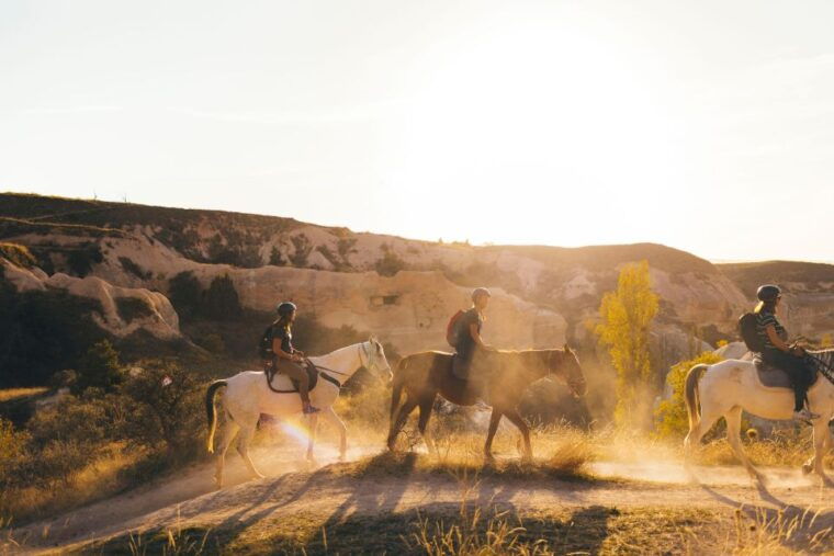 cappadocia-sunset-or-daytime-horse-riding-tour