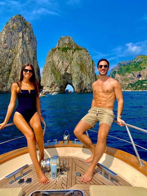 capri-2-hour-boat-tour-of-the-caves-and-stacks