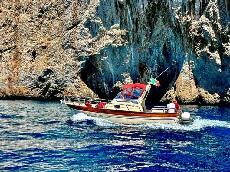 capri-tour-of-the-island-with-caves-and-faraglioni