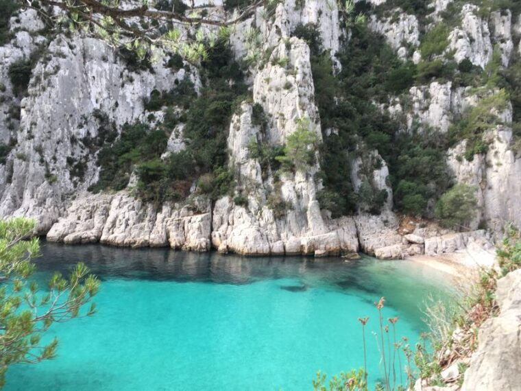 cassis-calanques-and-viewpoints-tour-by-mountain-e-bike