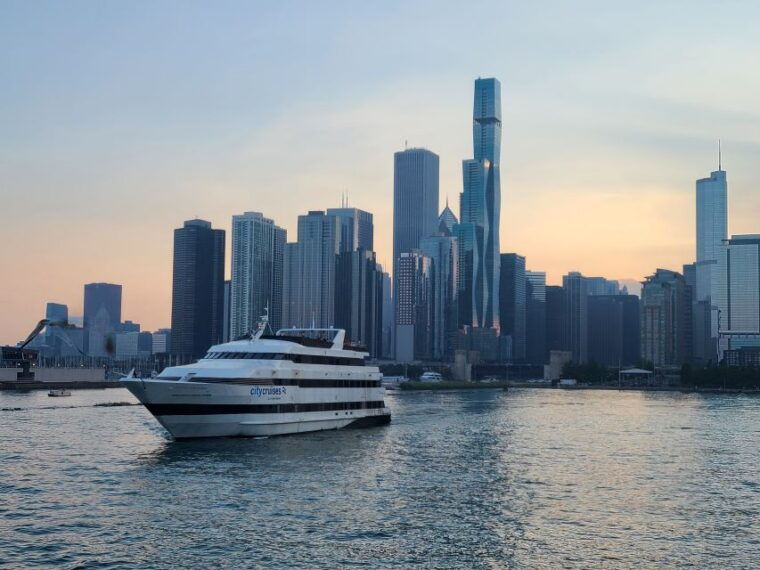 chicago-lake-michigan-gourmet-lunch-or-dinner-cruise