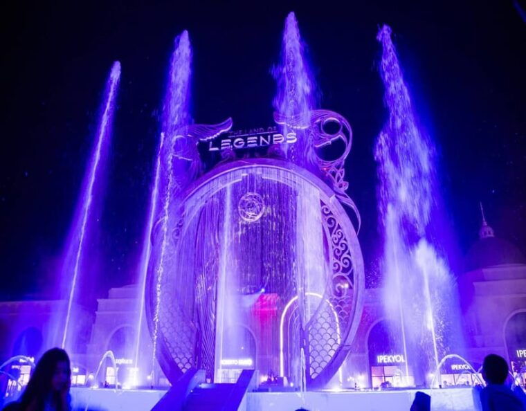 city-of-side-land-of-legends-transfer-boat-parade-show