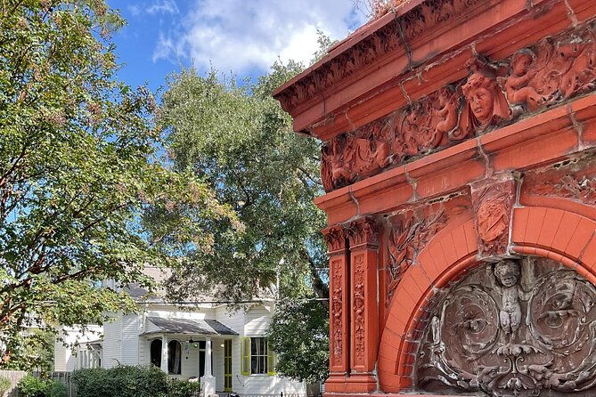 city-tour-in-french-historic-districts