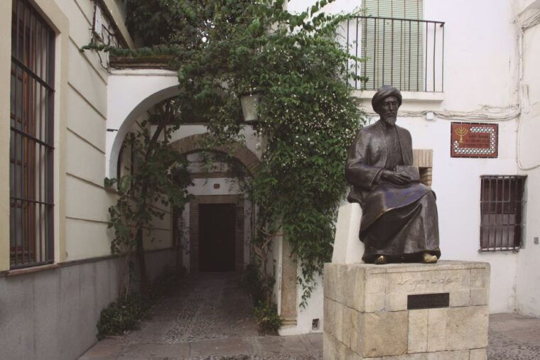 cordoba-alcazar-and-jewish-quarter-2-hour-guided-tour