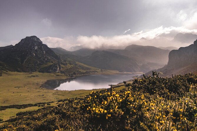 covadonga-lakes-sanctuary-and-cangas-de-onis-from-santander