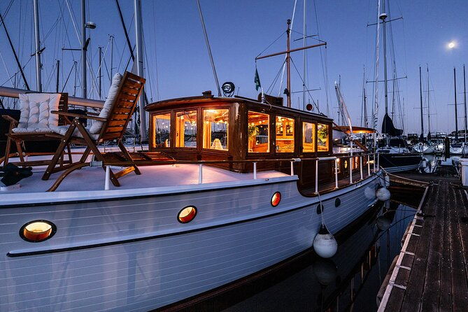 cruise-san-francisco-bay-on-a-century-old-sausalito-yacht